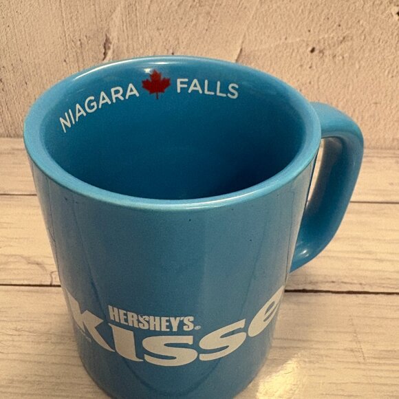 Hershey Kisses Niagara Falls Maple Leaf Canada Blue White Mug (SKU: 192MI) - Picture 3 of 7
